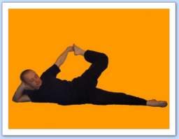 postures de yoga demi arc